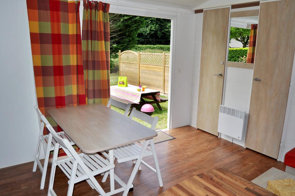 Hotel Camping Les Couesnons Roz-sur-Couesnon Zimmer foto